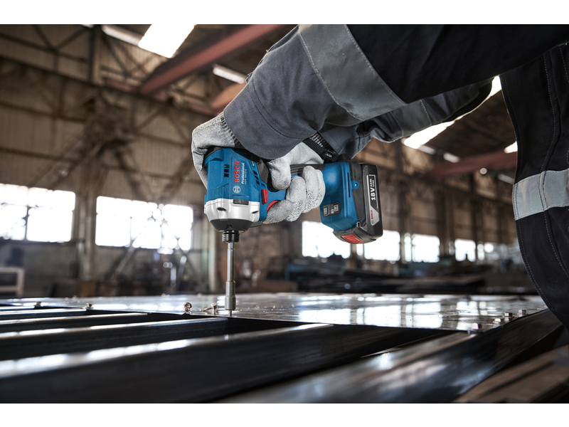 Akumulatorski udarni vijačnik Bosch GDR 18V-215, 06019N2002